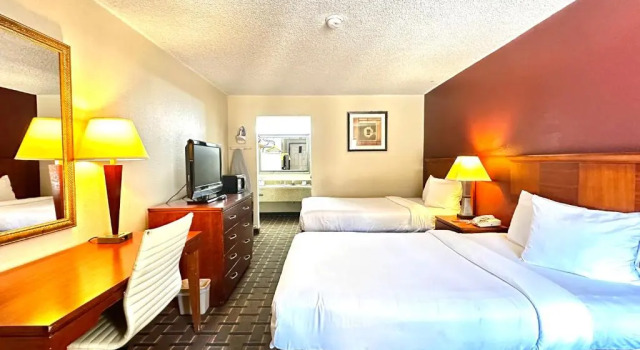 Четырёхместный номер Standard Days Inn & Suites by Wyndham Bossier City LA Shreveport