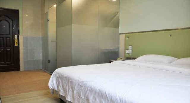 M&D Quality Hotel (Former Yuxiang Hotel), Забронировать Отель Отели Лунхуа с парковкой, Парковка