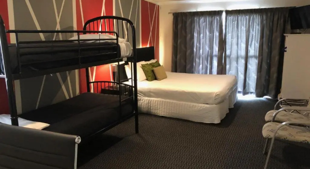Семейный номер Standard с видом на город Silver Fern Lodge