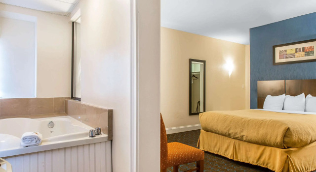 Четырёхместный номер Standard Quality Inn & Suites Middletown - Newport