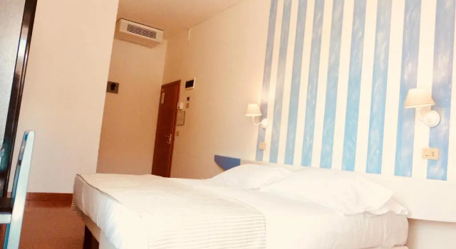 Трёхместный номер Standard с видом на город Hotel Nobel