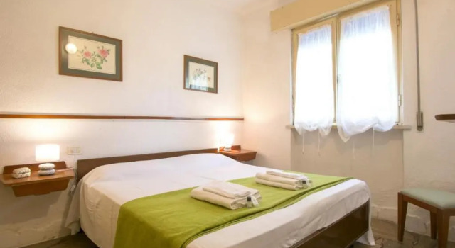 ALTIDO Charming House for 5 with Private Parking and Shared Pool