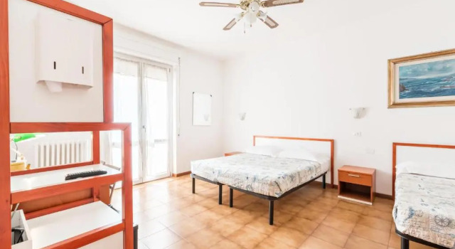 Трёхместный номер Standard с балконом Lia Rooms 4