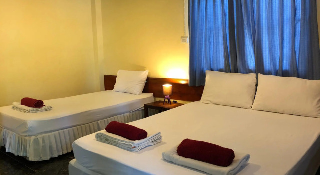 Трёхместный номер Standard с балконом Koh Tao Tropicana Resort