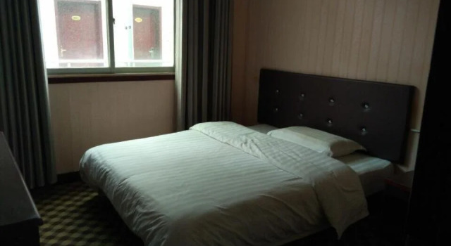 Tianci Business Hotel Passenger Station Branch, Book Hotel Hoteller i Shaanxi med parkering, Parkering