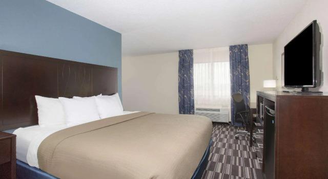 Двухместный номер Standard AmericInn by Wyndham Mount Pleasant
