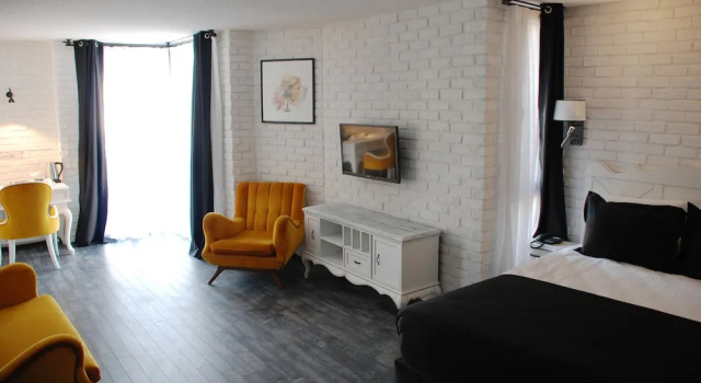 Номер Standard Check Inn Suite Hotel & SPA
