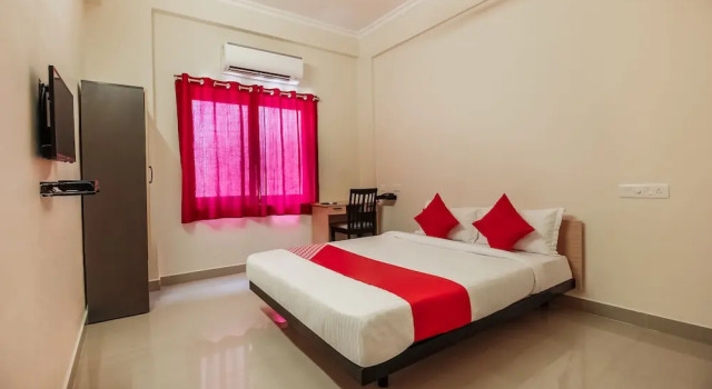 Oyo Flagship 30254 Flagship Blessings, Rezerwuj Hotel Hajdarabad 