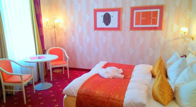 Номер Deluxe Alexa Hotel