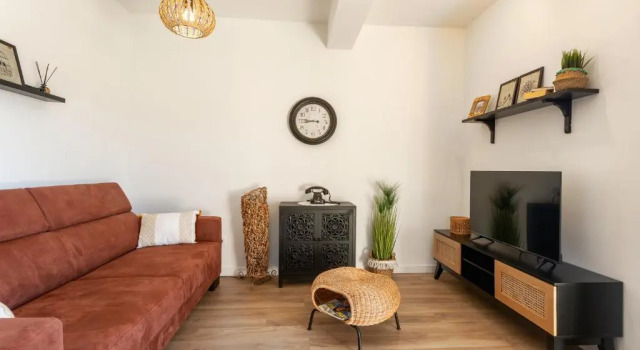 HANA Luxury apartment with sea view