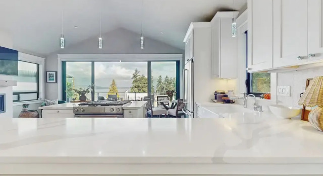 1 BR Home w/ Gas Fireplace & Puget Sound Views, Varaa Lomakoti Mukilteo Washington (state)