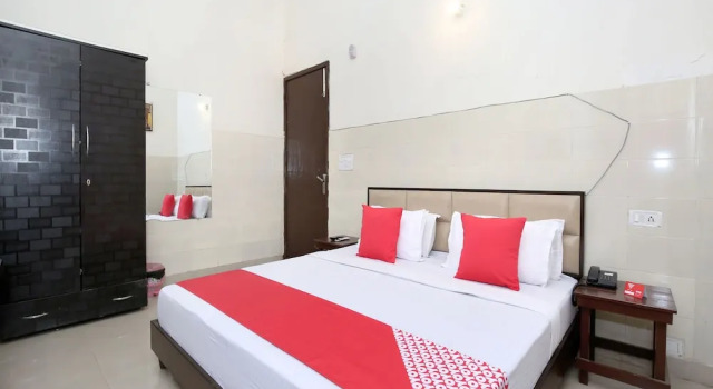 OYO 12934 Hotel Shivjot, Réserver Hôtel Kharar Pendjab