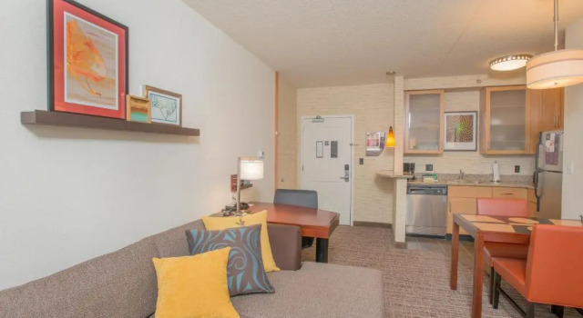 Четырёхместный люкс Marriott Cincinnati North