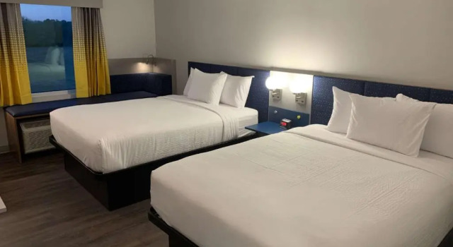 Четырёхместный номер Standard Microtel Inn & Suites by Wyndham Rehoboth Beach