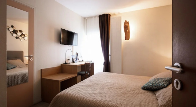Двухместный номер Comfort Logis Hôtel Restaurant de la Poste et La Grange Détente, espace bien-être