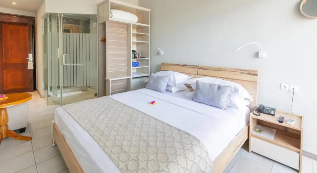 Двухместный номер Standard Le Peninsula Bay Beach Resort & Spa