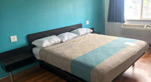 Номер Standard Motel 6-Norwalk, CA
