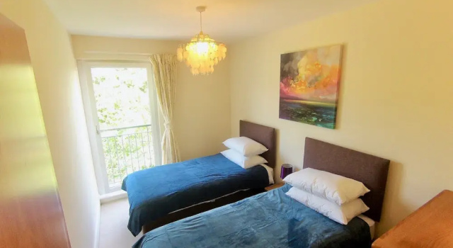 Charming 4 Bedroom Apartment by Royal Botanic Garden, Rezervați Apartament Edinburgh Edinburgh, aproape de Royal Botanic Garden
