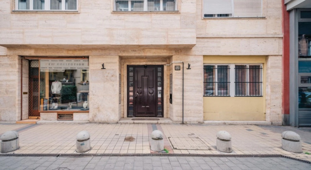 Oasis Apartments At Paulay Ede Street Ii