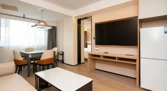 Люкс CJIA Apartment Hotel (Wuhan Canglong East Street Subway Station)