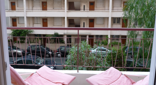 Apartment 82