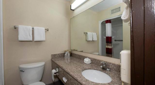Номер Superior Red Roof Inn Charlotte - University
