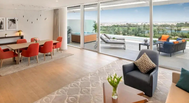 Suite with Access to Lounge & 3 Pools с джакузи с 2 комнатами Курортный отель JA The Resort - JA Lake View