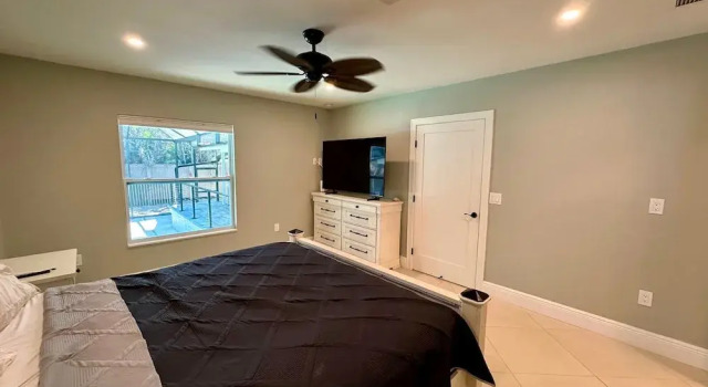 Lagoon Getaway in Fort Myers Beach, Забронировать Дом для отпуска Отели Fort Myers Area с парковкой, Парковка