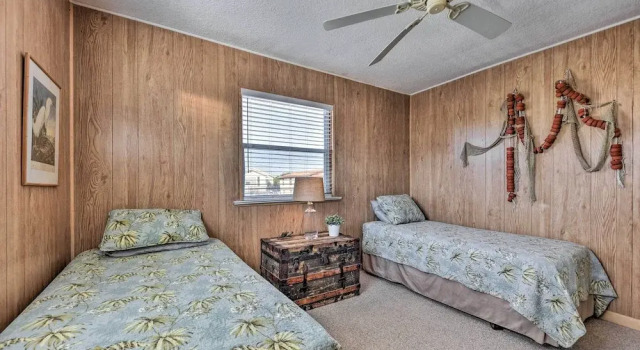 Fernandina Cottage w/ Deck + Direct Beach Access!