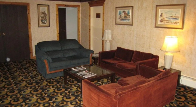 Downtowner Motor Inn