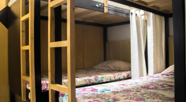 Bett im Wohnheim Bunks Hostel