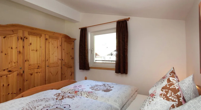 Lovely Chalet near Forest in Bramberg am Wildkogel, Rezerwuj Chalet Hotele w Salzburg z parkingiem, Parking