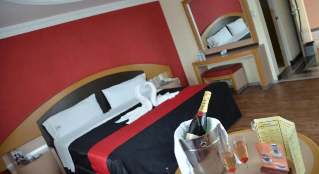 Номер Standard Hot Plaza Belices | Love Hotel | Solo Adultos