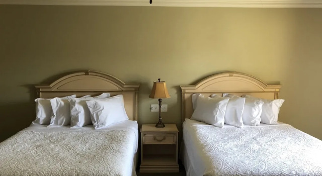 Четырёхместный номер Standard The Juliet Hotel