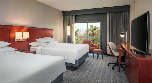 Четырёхместный номер Standard с видом на внутренний двор Courtyard by Marriott Boston Andover
