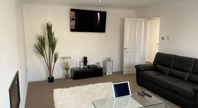 Beautiful Stunning Peaceful 6-bed Showhome Eco Uk, Забронировать Отель Нортгемптон Нортгемптоншир, рядом с Гольф-клуб "Больница Св. Эндрю"