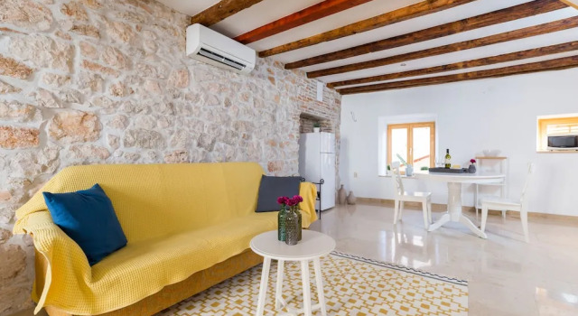 DeAmicis Studios by Irundo, Забронировать Апартаменты/квартира Ровинь Rovinj Riviera, рядом с Пристань для яхт Ровиня