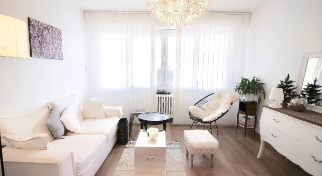La vie en rose appartement, Забронировать Апартаменты/квартира Отели Озера Анси с парковкой, Парковка