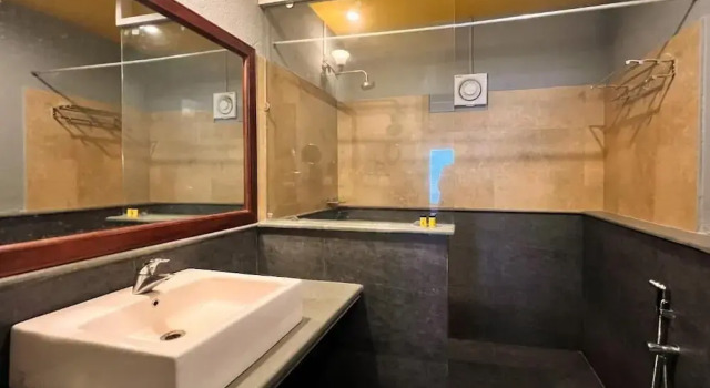 Двухместный номер Superior с балконом и с красивым видом из окна The Hosteller Munnar