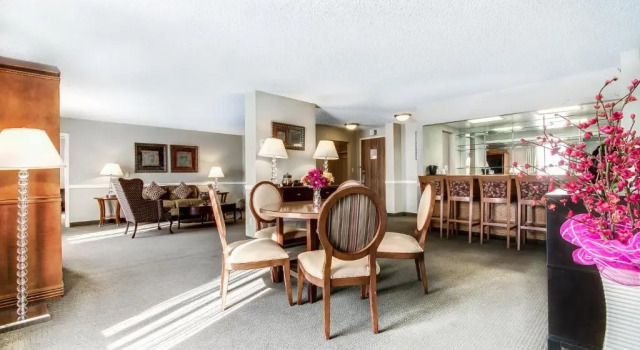 Двухместный люкс c 1 комнатой Ramada Plaza by Wyndham Atlanta Airport