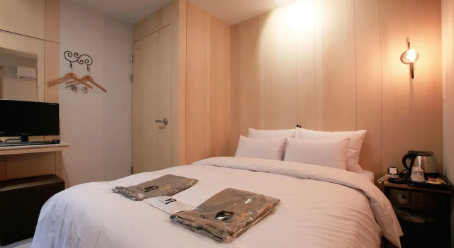 Pyeongtaek Wol Hotel, Prenota Hotel Hotel a Gyeonggi-do con parcheggio, Parcheggio