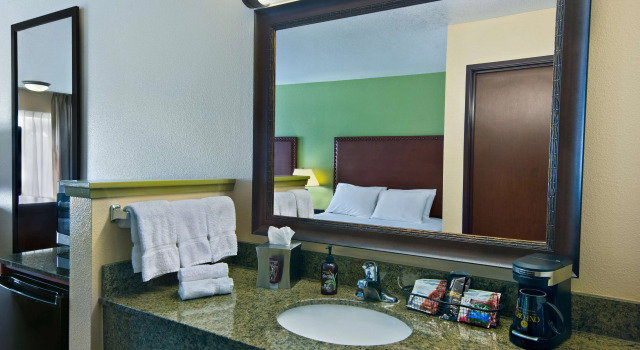 Oxford Suites Hermiston