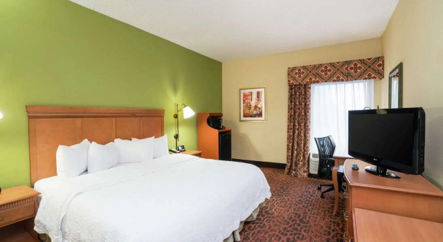 Номер Standard Spark by Hilton Bardstown