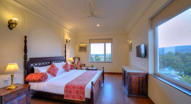 Номер Deluxe с красивым видом из окна WelcomHeritage Mount Valley Resort Ranthambore