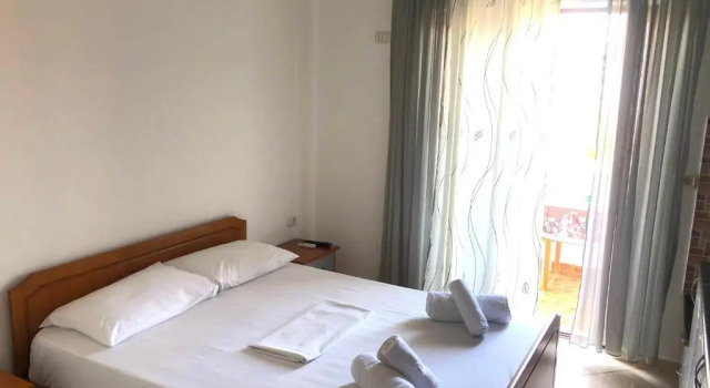 Двухместный номер Standard с балконом Dine Hotel
