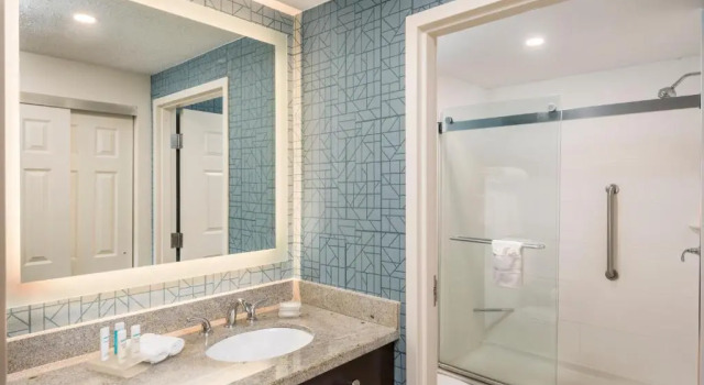 Четырёхместный люкс c 1 комнатой Homewood Suites Miami Airport/Blue Lagoon