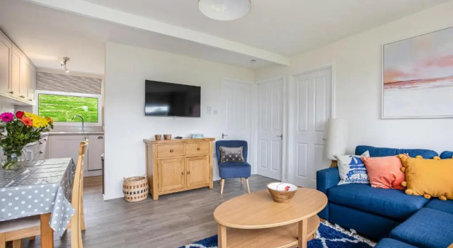 328 Norton Park, Dartmouth