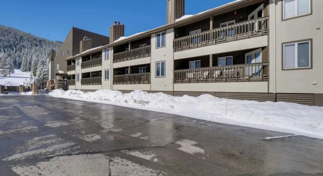 Walk to Copper Mountain Lifts: Mtn-view Condo, Забронировать Апартаменты/квартира Коппер-Маунтин Roosevelt National Forest, рядом с Slingshot