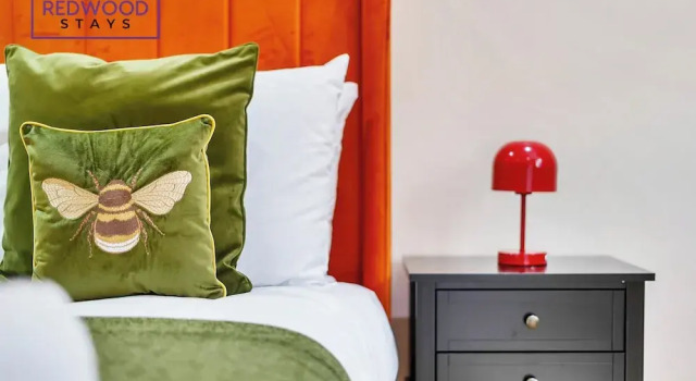 High Street Apartments By REDWOOD STAYS, Забронировать Апартаменты/квартира Отели High Weald с парковкой, Парковка