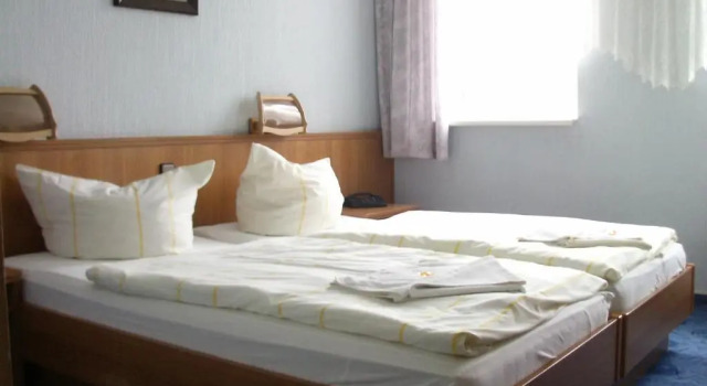 Трёхместный номер Standard Hotel-Restaurant Marcus